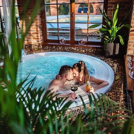 Zabi Dwor - Hotel - Restauracja - Spa Zielona Góra Kültér fotó