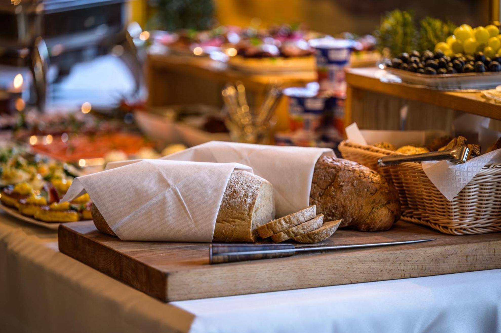 Zabi Dwor - Hotel - Restauracja - Spa Zielona Góra Kültér fotó