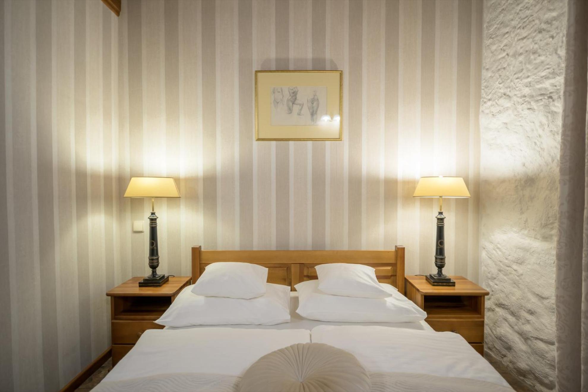 Zabi Dwor - Hotel - Restauracja - Spa Zielona Góra Kültér fotó