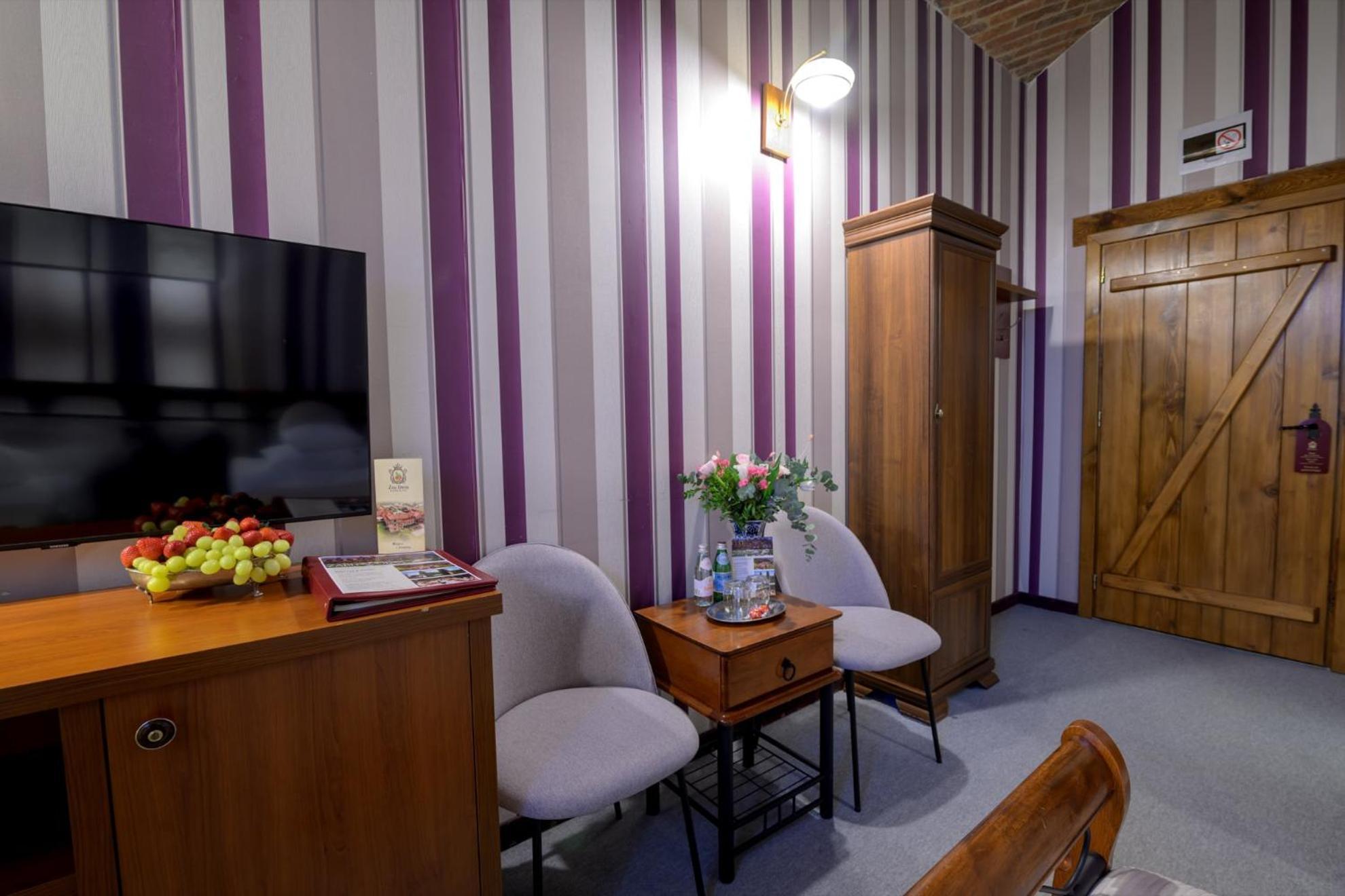 Zabi Dwor - Hotel - Restauracja - Spa Zielona Góra Kültér fotó