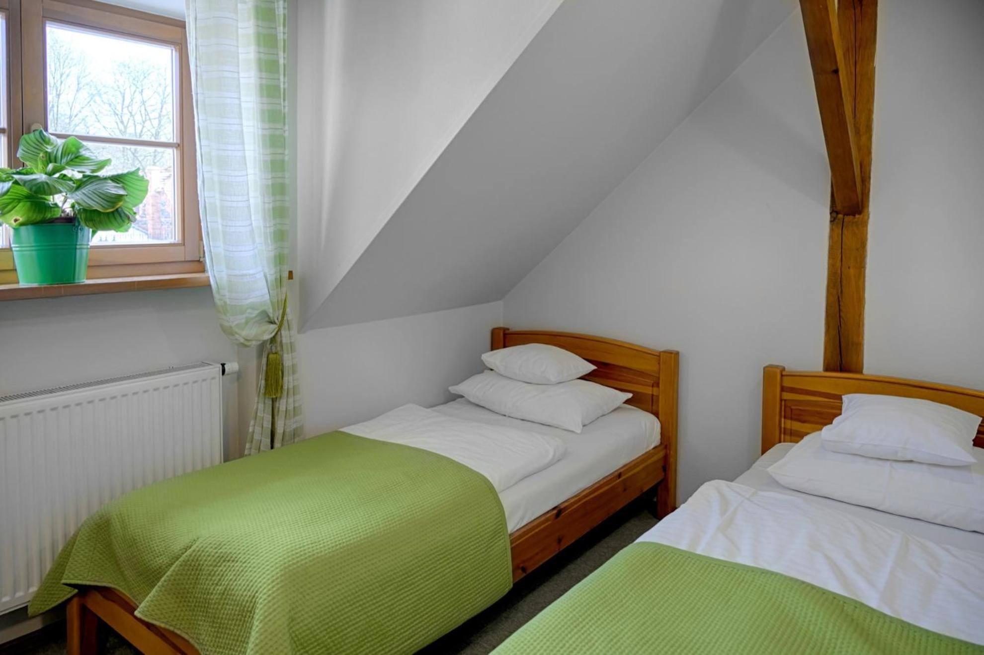 Zabi Dwor - Hotel - Restauracja - Spa Zielona Góra Kültér fotó
