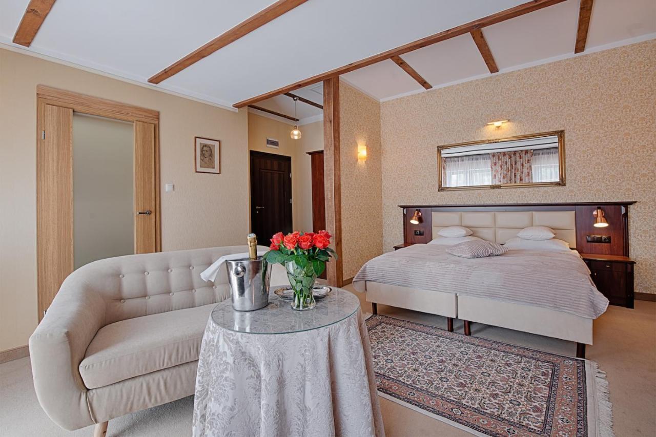 Zabi Dwor - Hotel - Restauracja - Spa Zielona Góra Kültér fotó